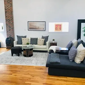 Updated Amazing Bi -level Minutes From Water Views Of New York Apartamento